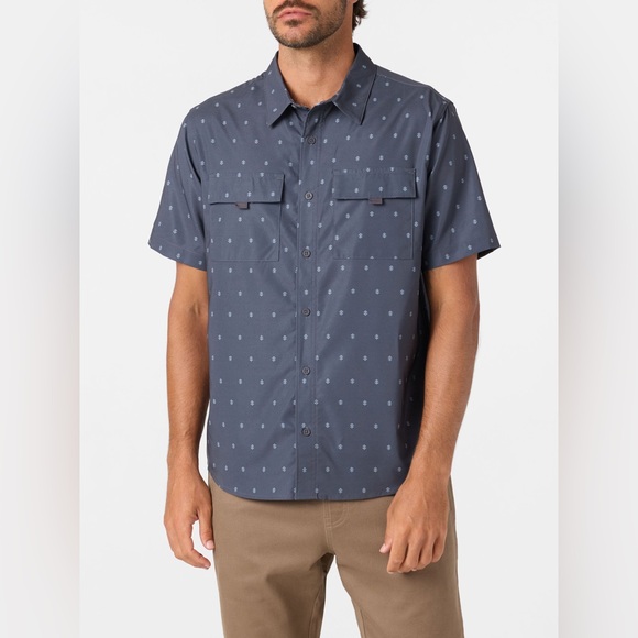 Voyager Men's Blue Short Sleeve Salem Shirt Sz Large - Picture 1 of 6